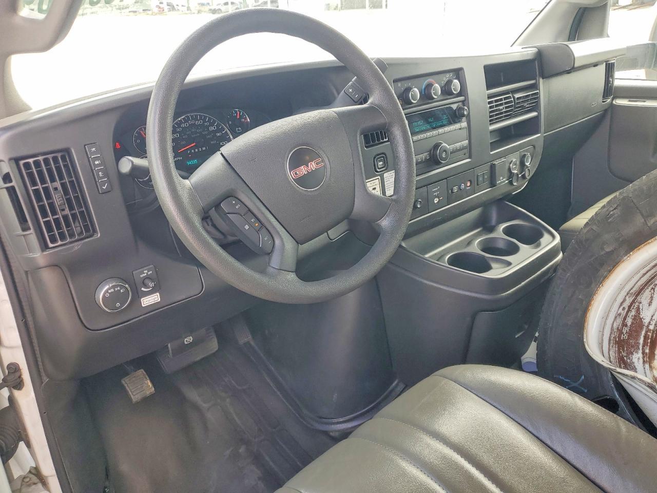 2022 GMC Savana BOX Truck