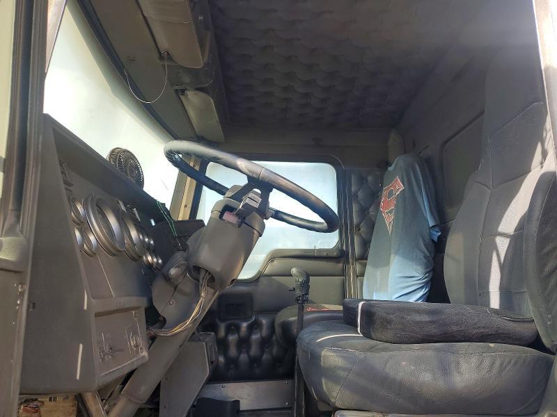 2000 Kenworth T800 Dump Truck