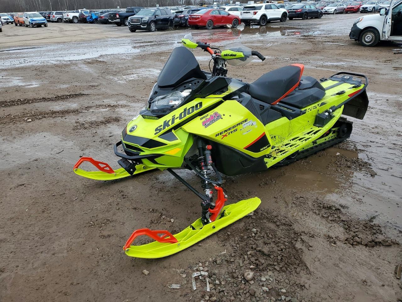 2022 Skidoo Renegade X