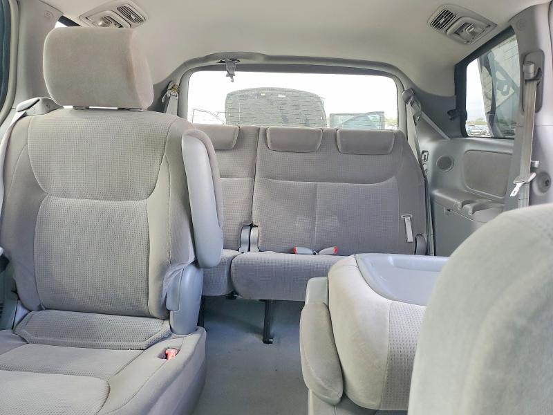 2004 Toyota Sienna le 7 Passenger