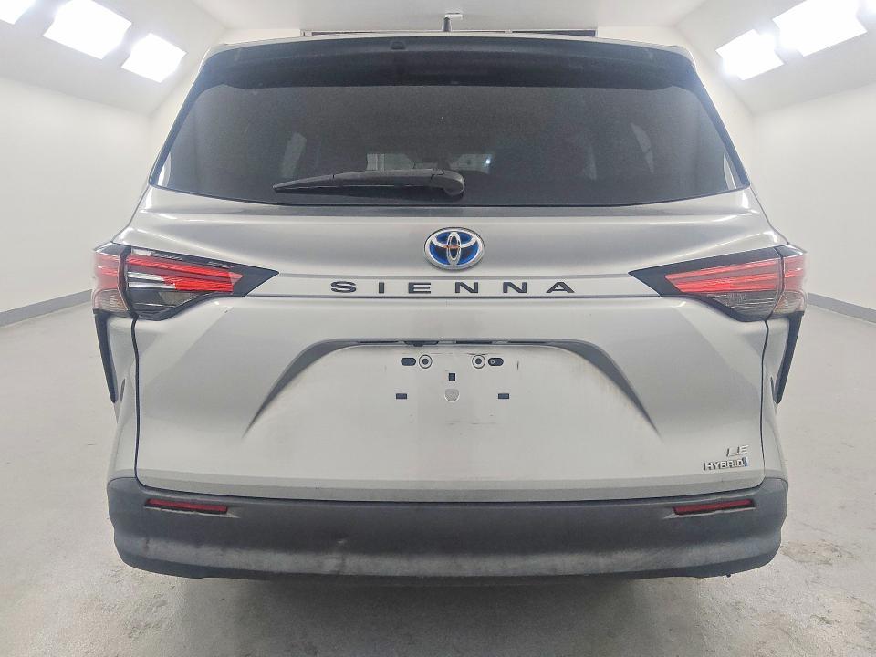 2021 Toyota Sienna le 8-passenger