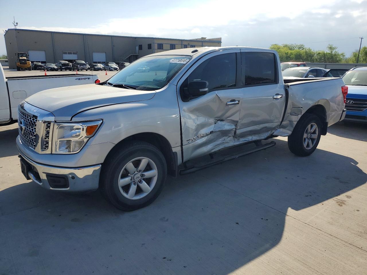 2018 Nissan Titan SV