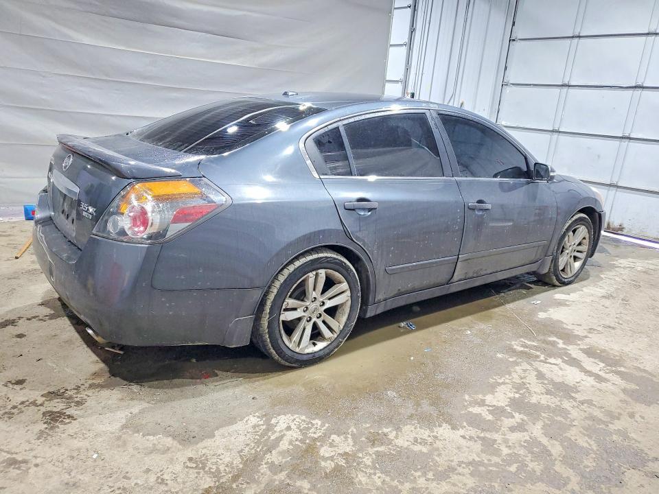 2011 Niss Altima 3.5 sr