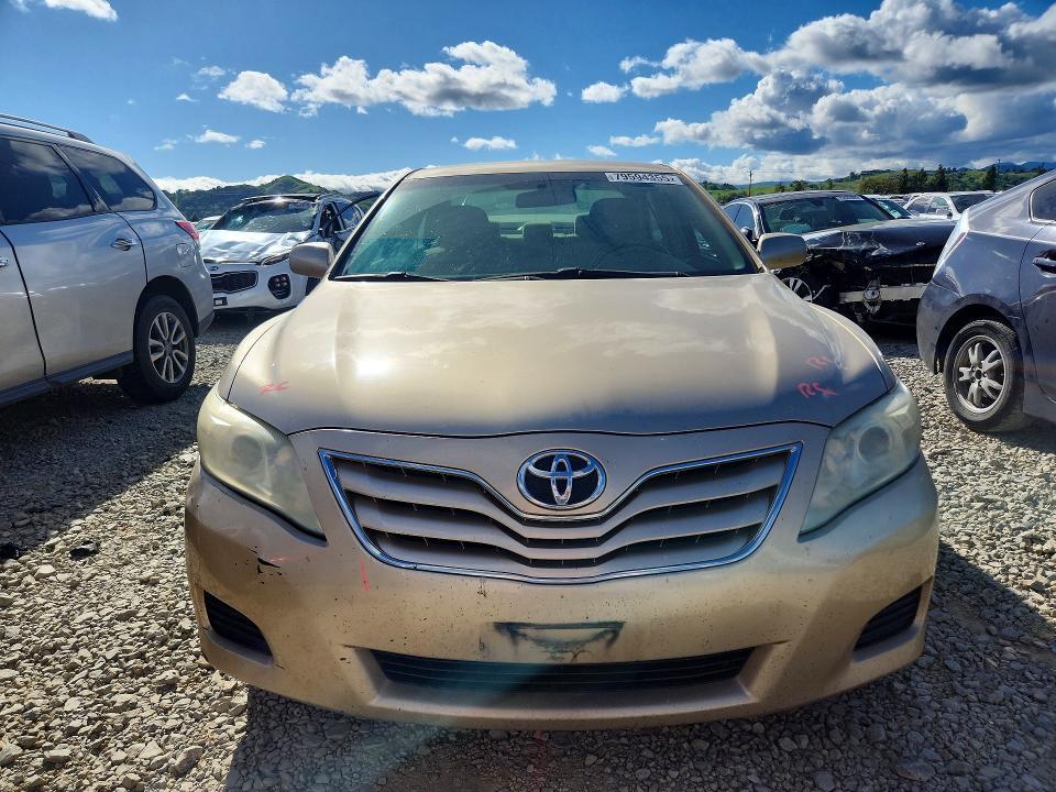 2011 Toyota Camry le