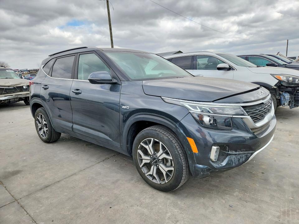 2022 KIA Seltos ex
