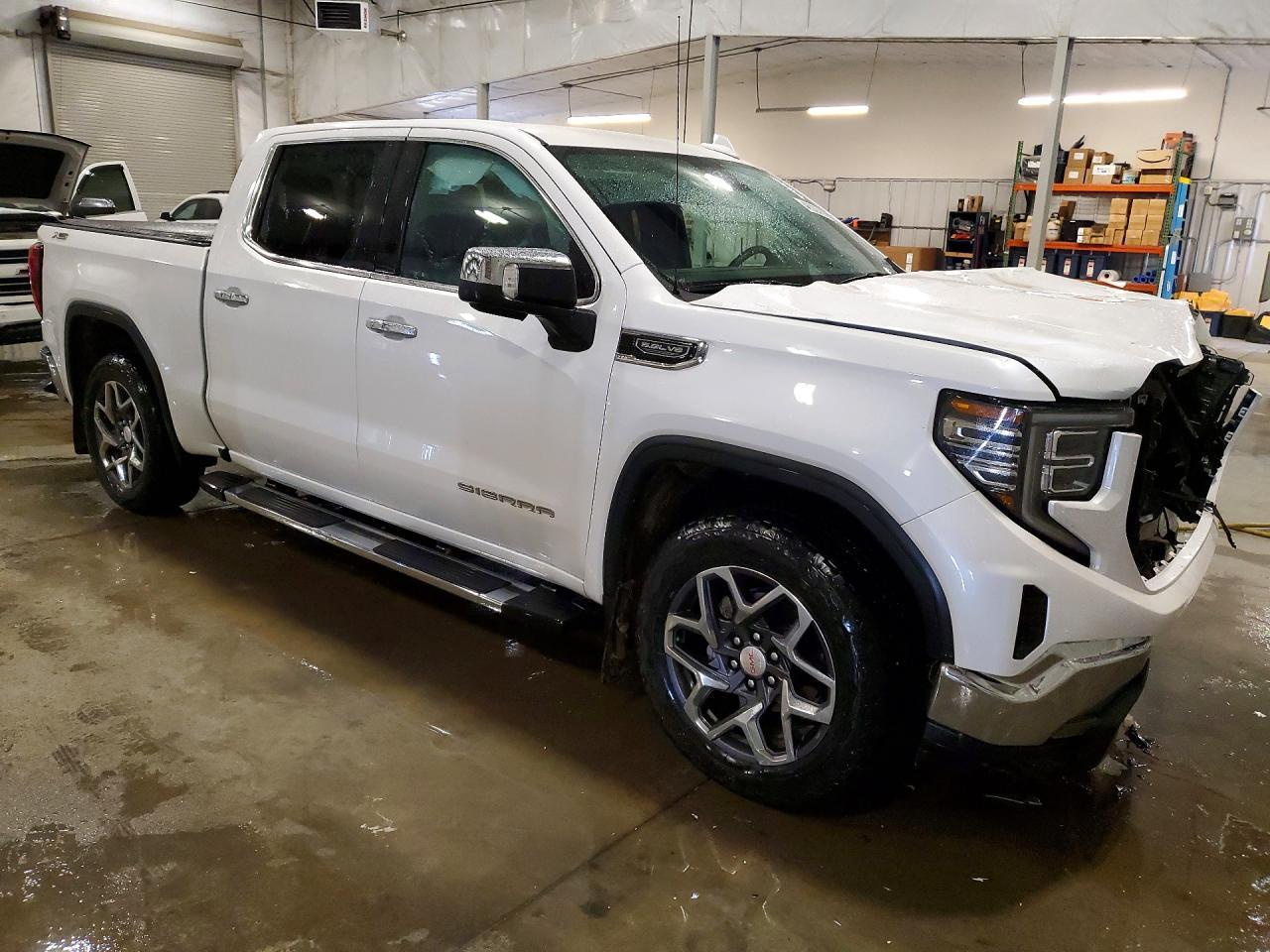 2024 GMC Sierra K1500 SLT