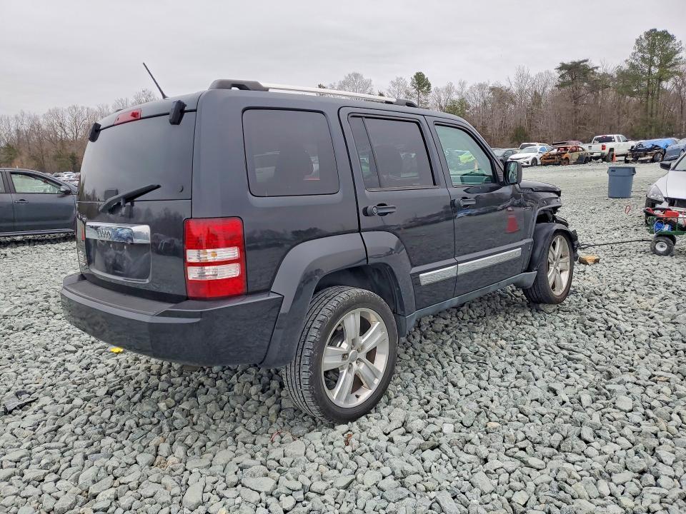 2012 Jeep Liberty jet