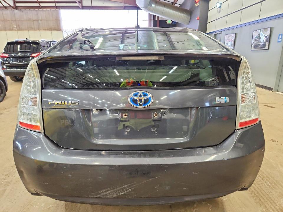2010 Toyota Prius iii