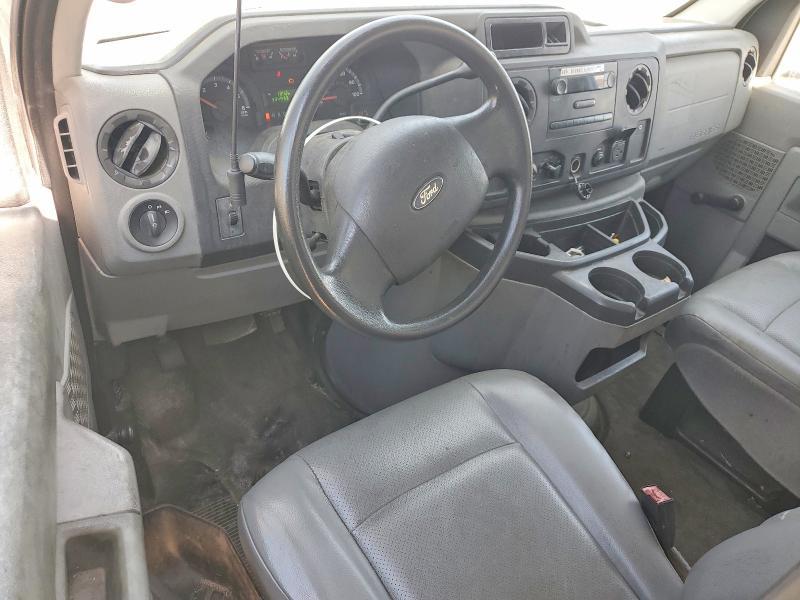 2013 Ford E350 box Truck