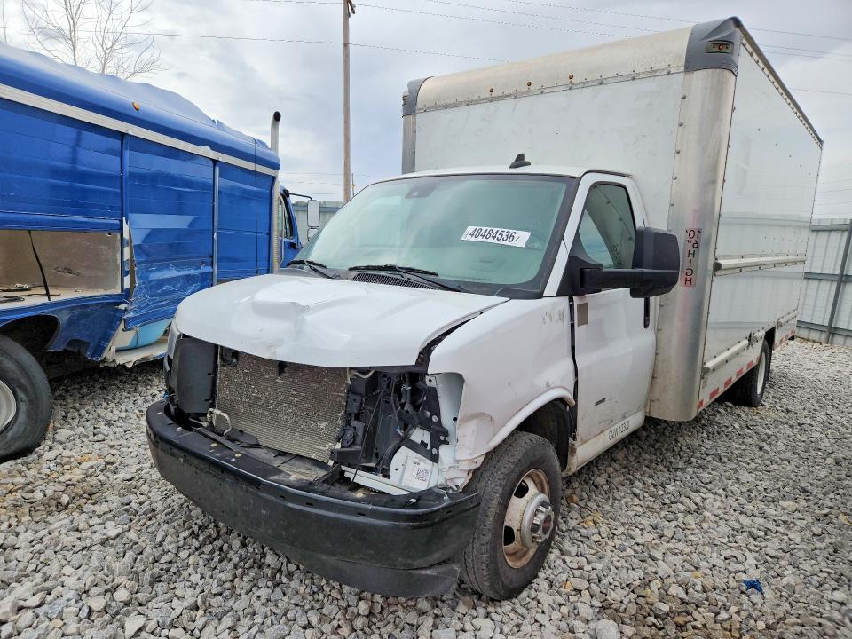 2021 GMC Savana CUT-BOX Truck
