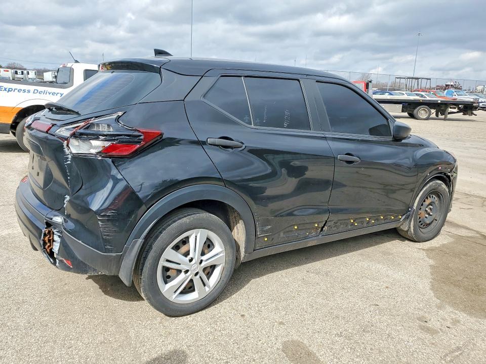 2021 Nissan Kicks s