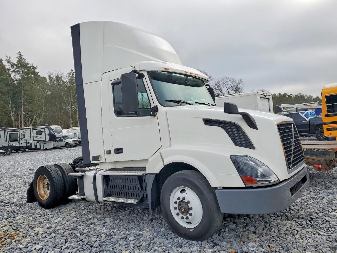 2017 Volvo VNL Semi Truck