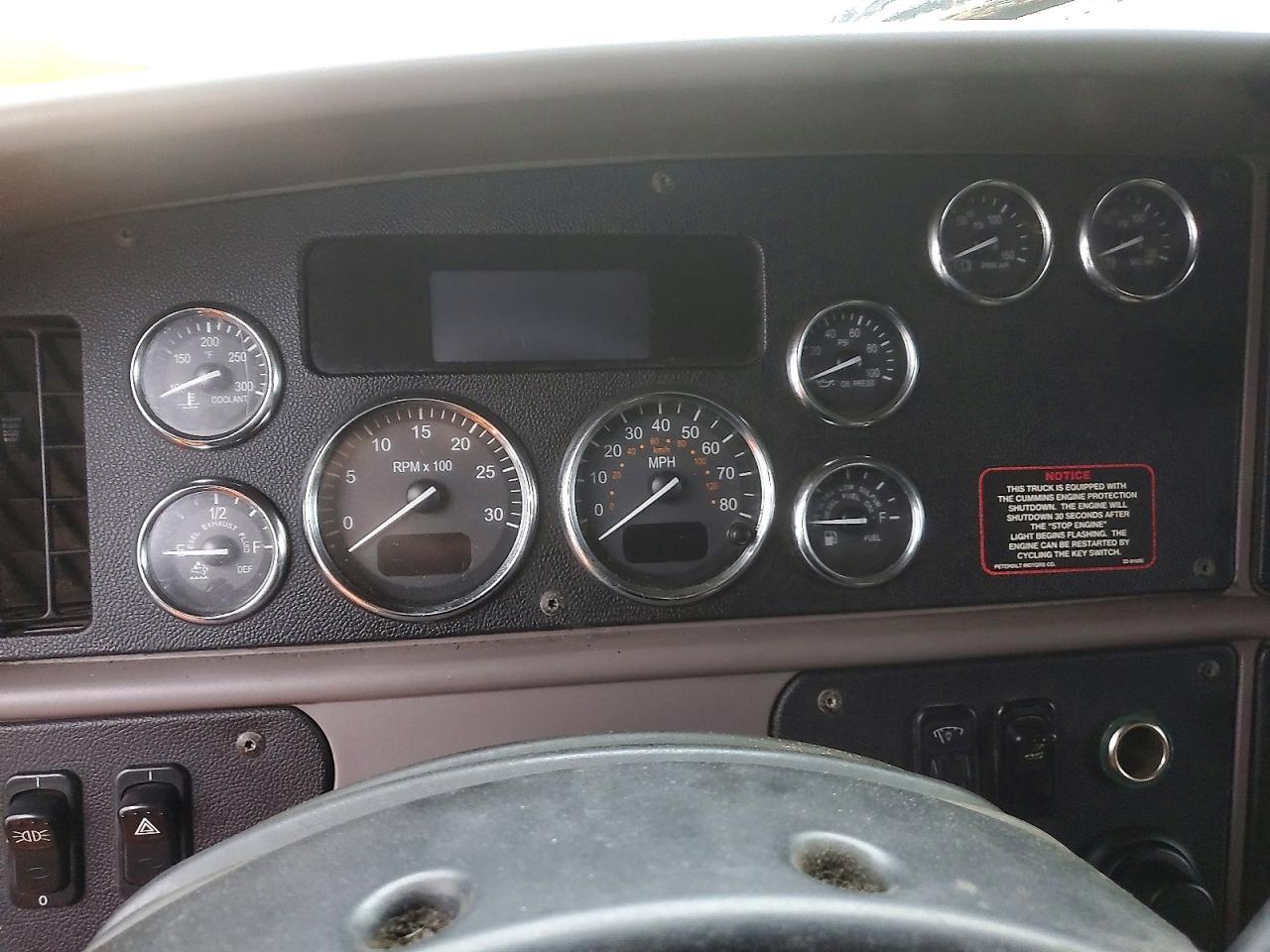 2012 Peterbilt 587