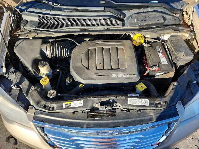 2014 Chrysler Town & Country Touring l