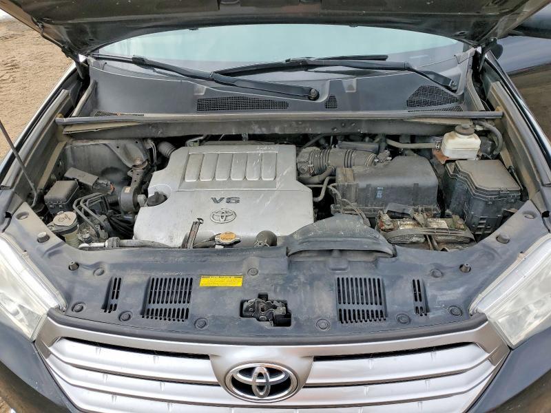 2013 Toyota Highlander Base