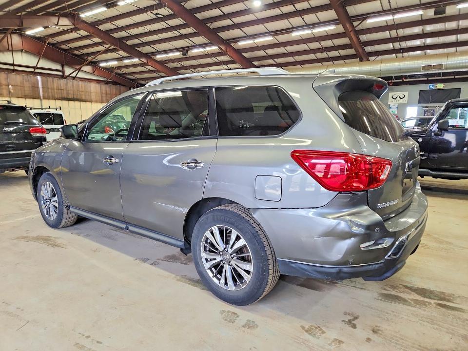 2019 Nissan Pathfinder sv