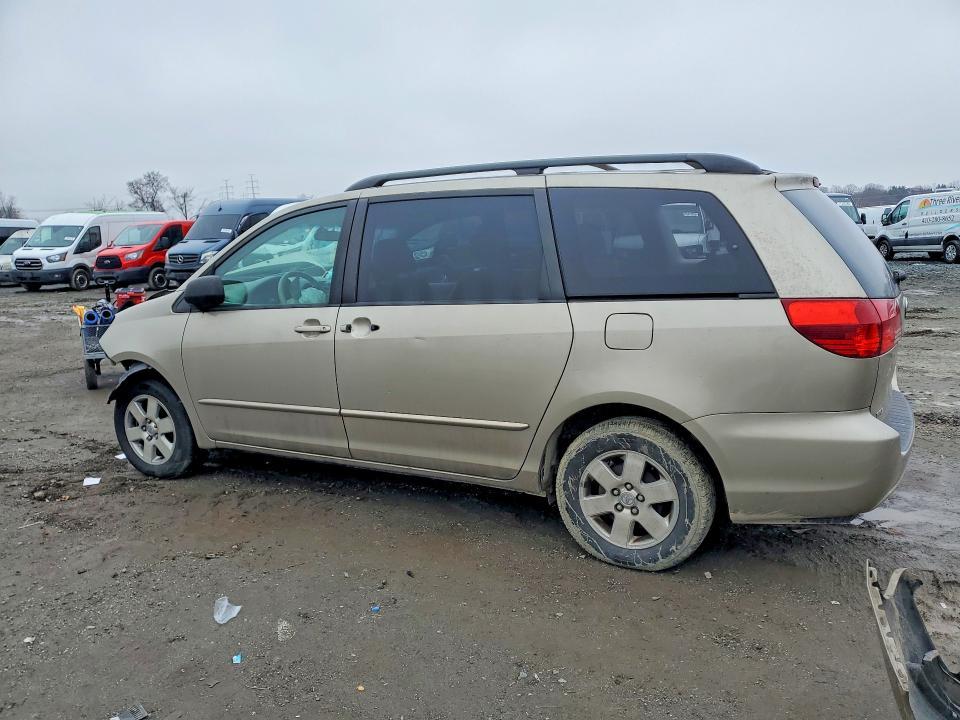 2004 Toyota Sienna le 7 Passenger