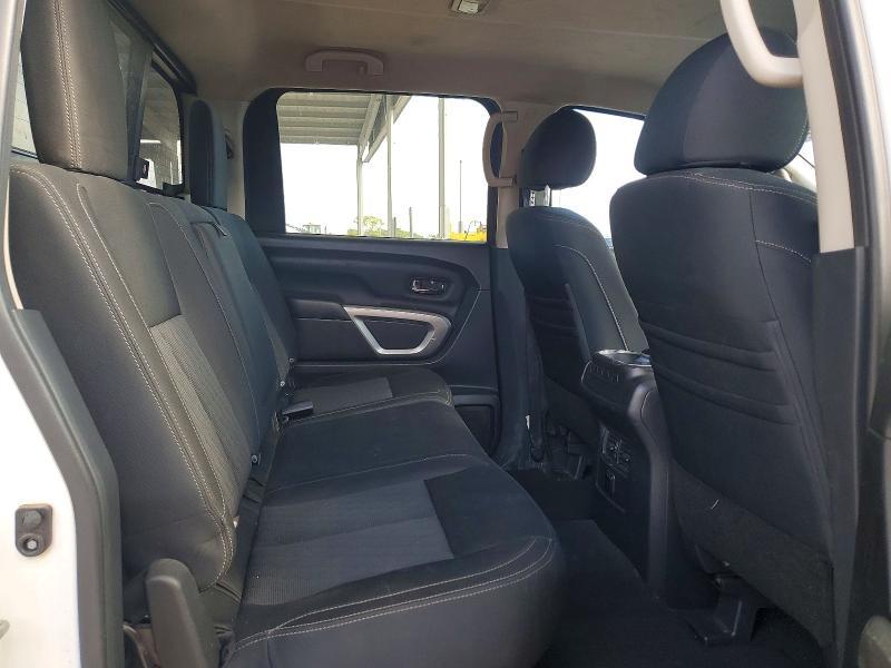 2018 Nissan Titan SV