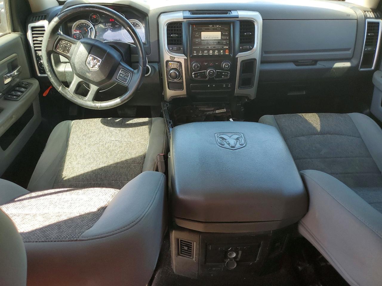 2015 Dodge RAM 1500 SLT