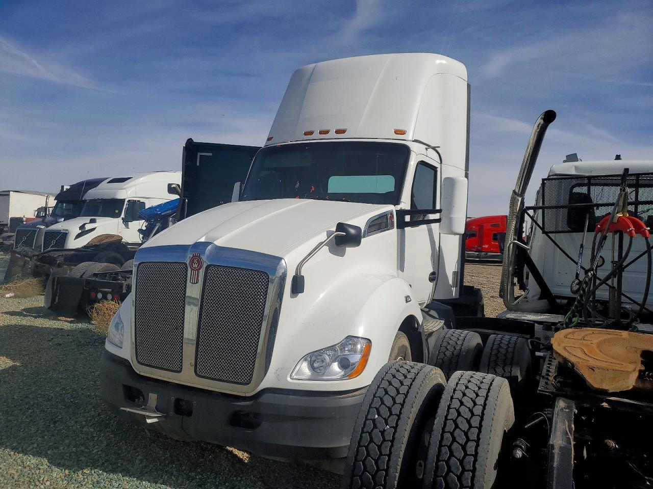 2020 Kenworth T680 Semi Truck