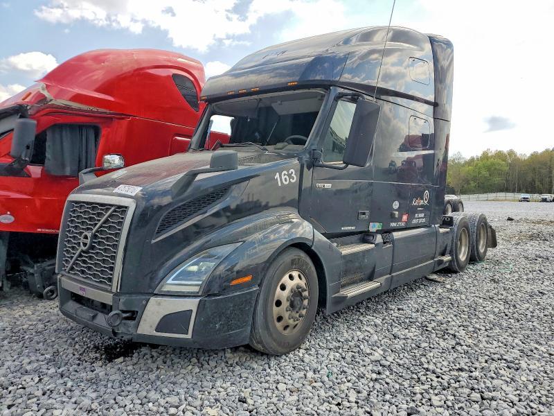 2021 Volvo VNL Semi Truck