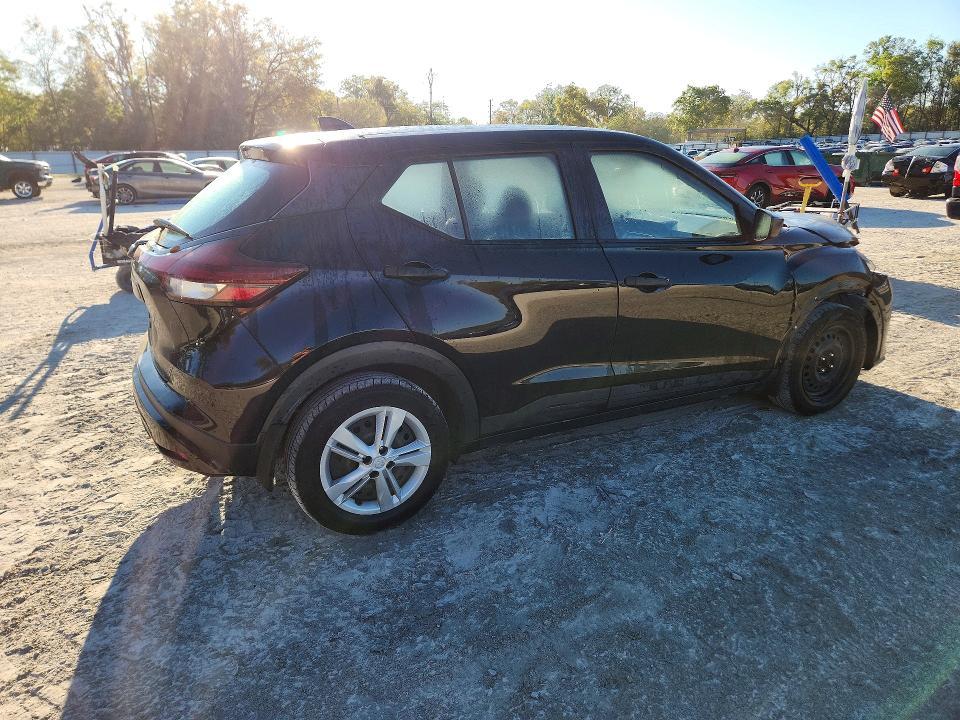 2022 Nissan Kicks s