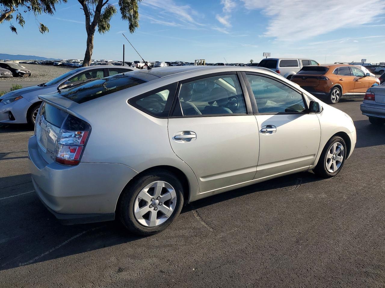 2004 Toyota Prius Base