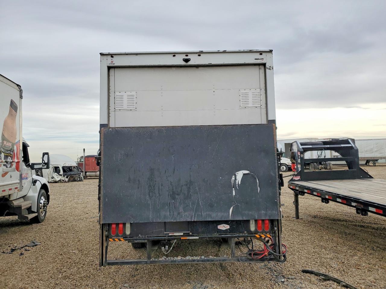 2018 Chevrolet Express BOX Truck