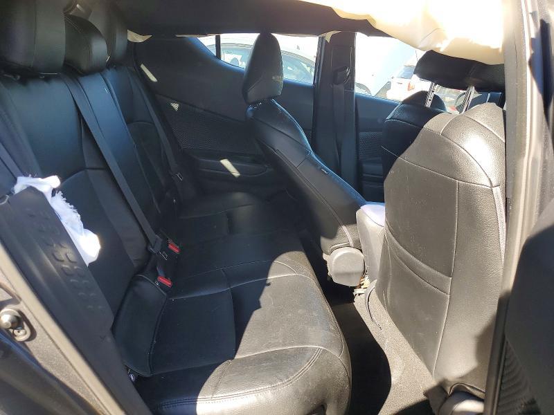 2021 Toyota C-hr xle