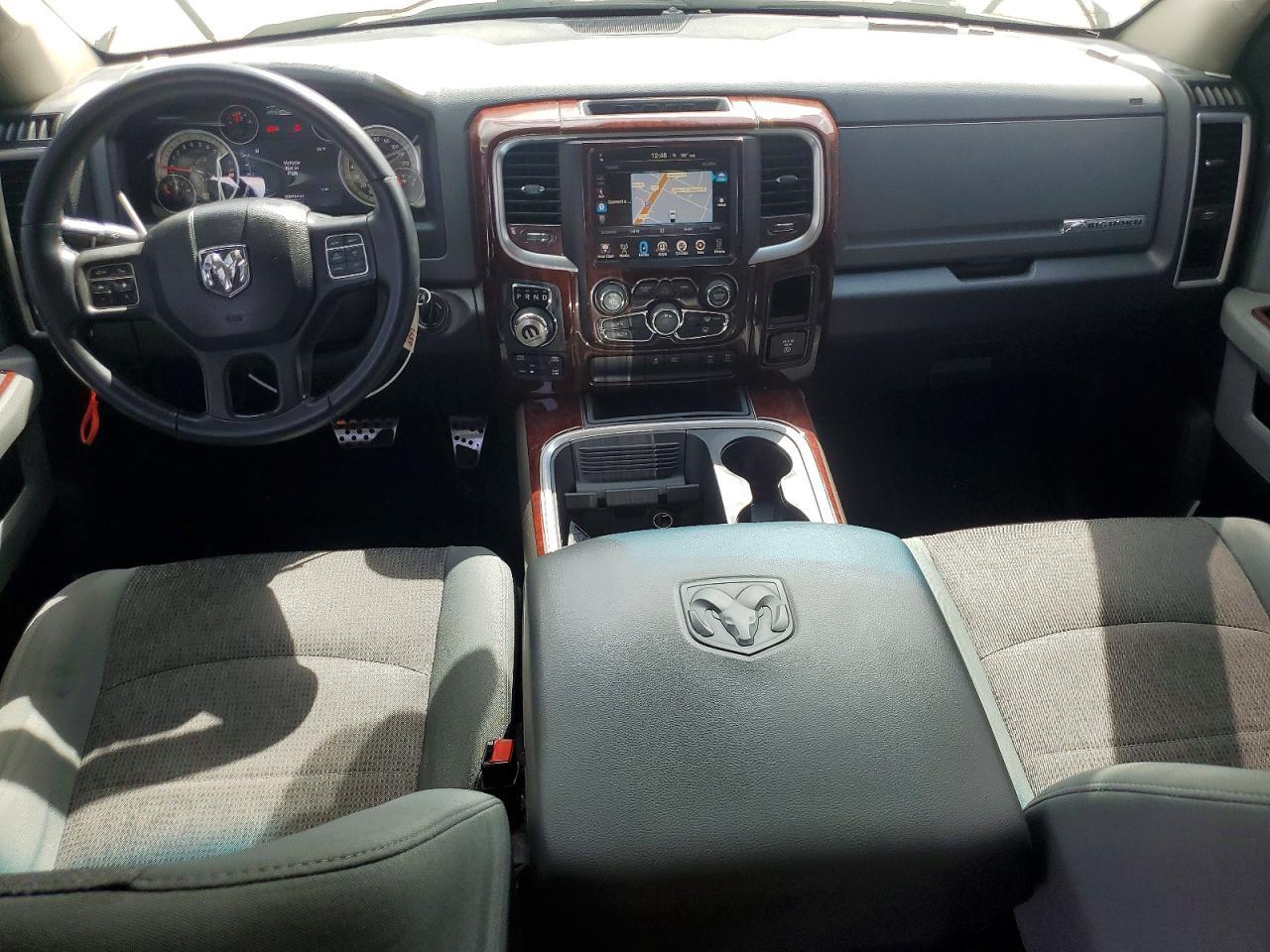 2016 Ram Trucks 1500 slt