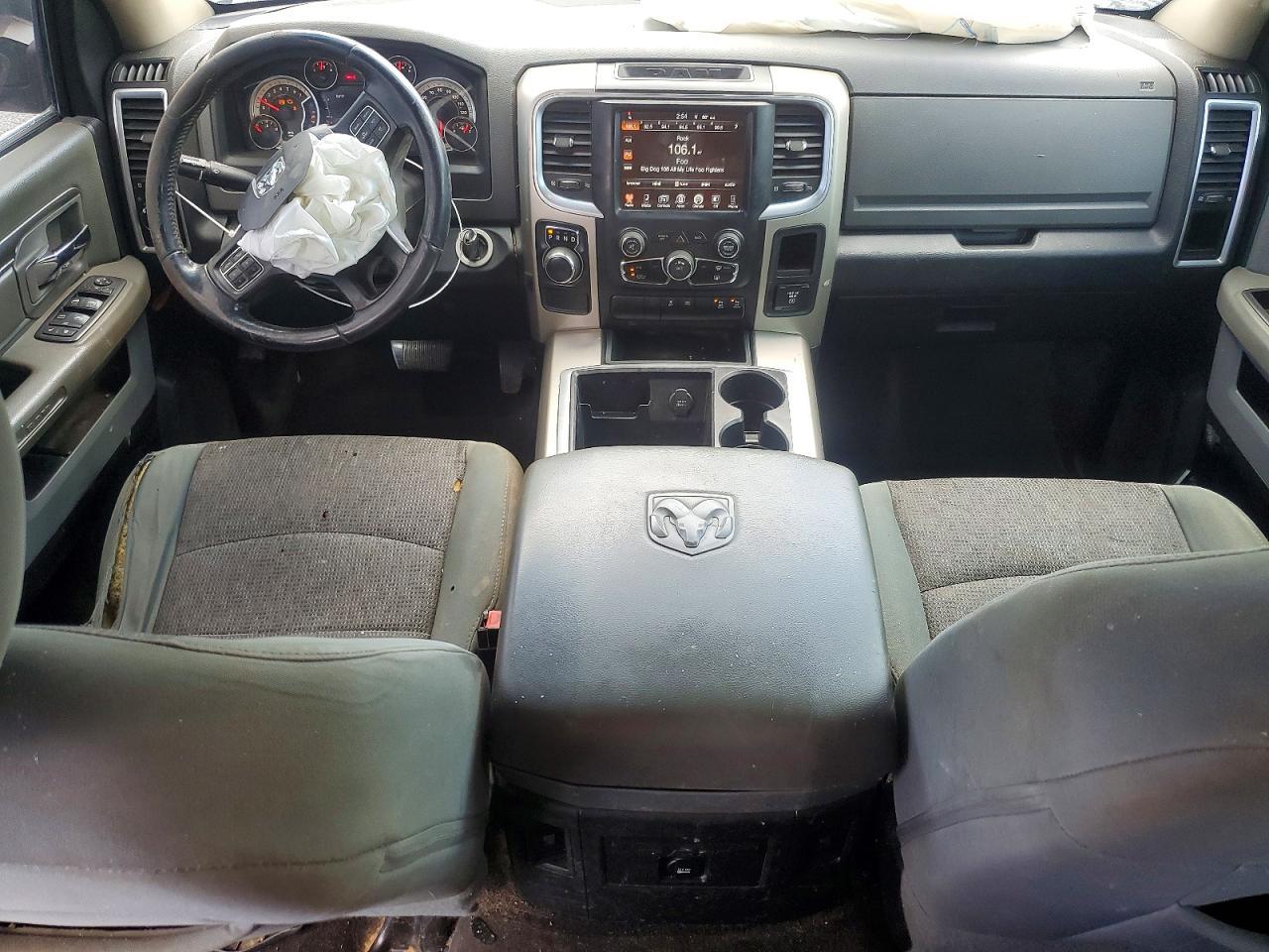 2015 Dodge RAM 1500 SLT