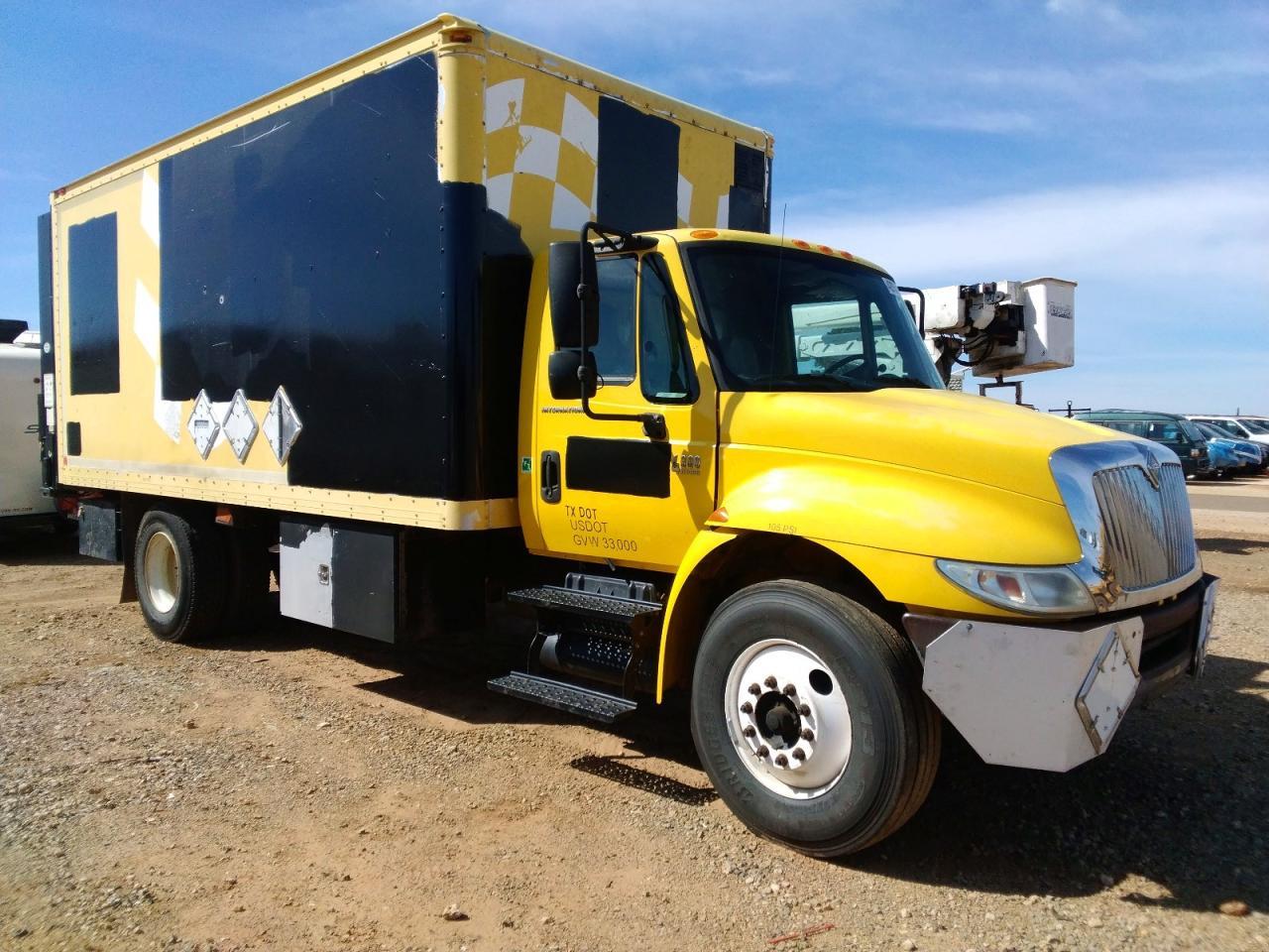 2006 International 4300 BOX Truck
