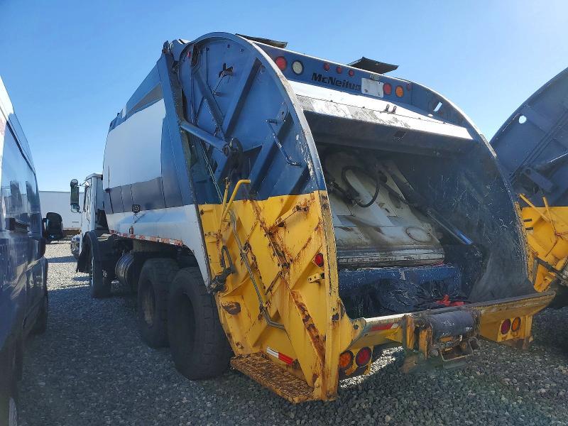 2010 Mack LEU613 Refuse Truck