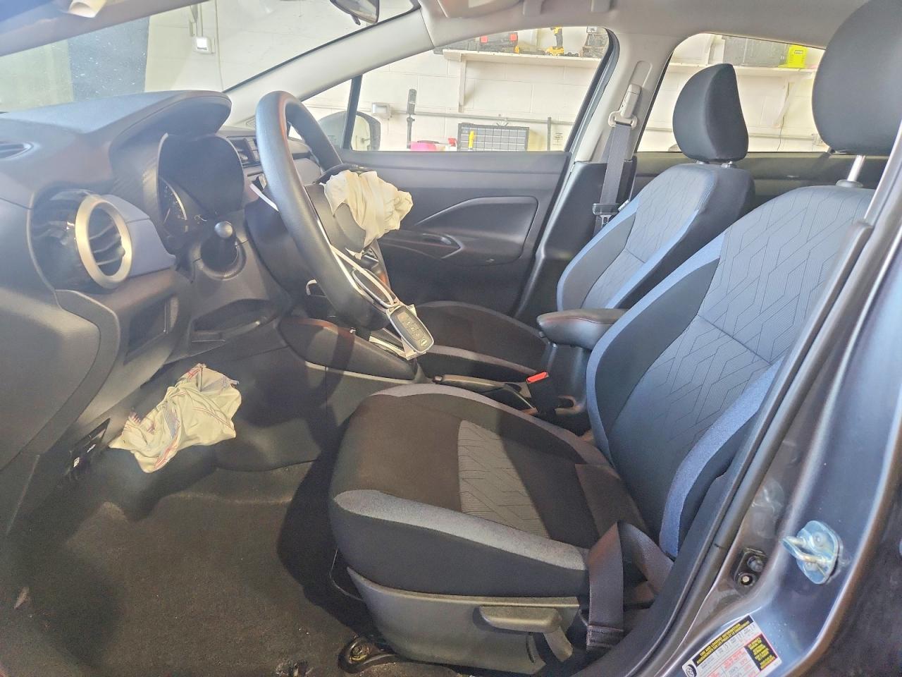 2024 Nissan Versa sv