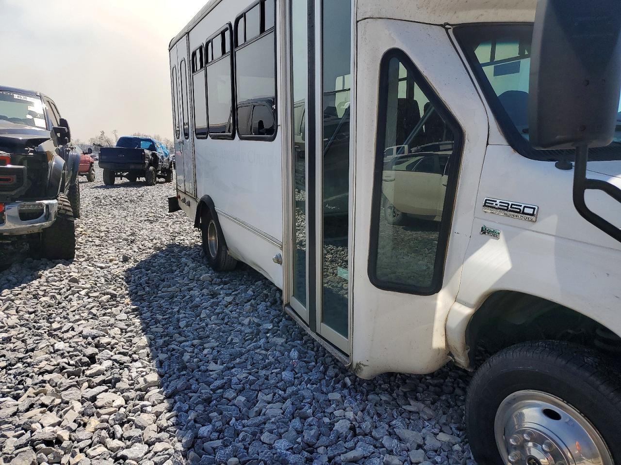 2011 Ford Econoline E350 Super Duty Van