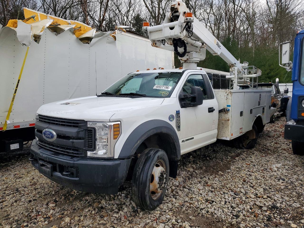 2019 Ford F-550 Super Duty-Dual Rear Wheel