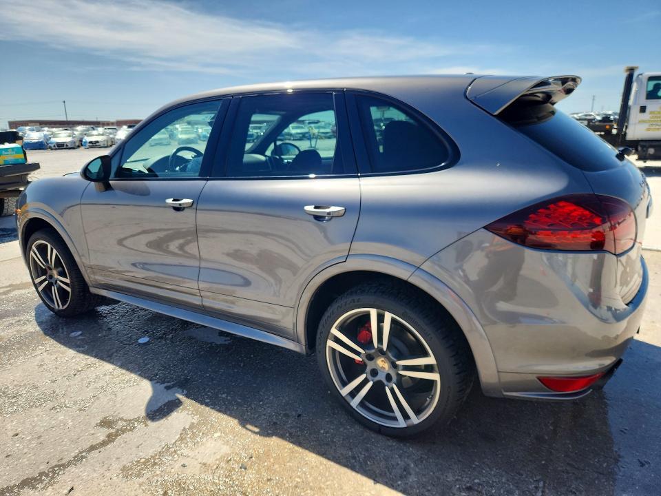 2013 Porsche Cayenne gts