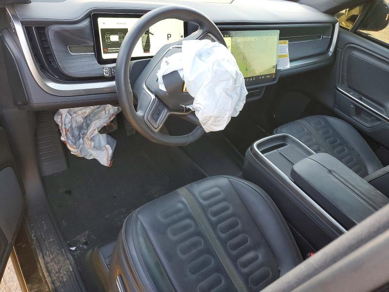 2025 Rivian R1S Adventure