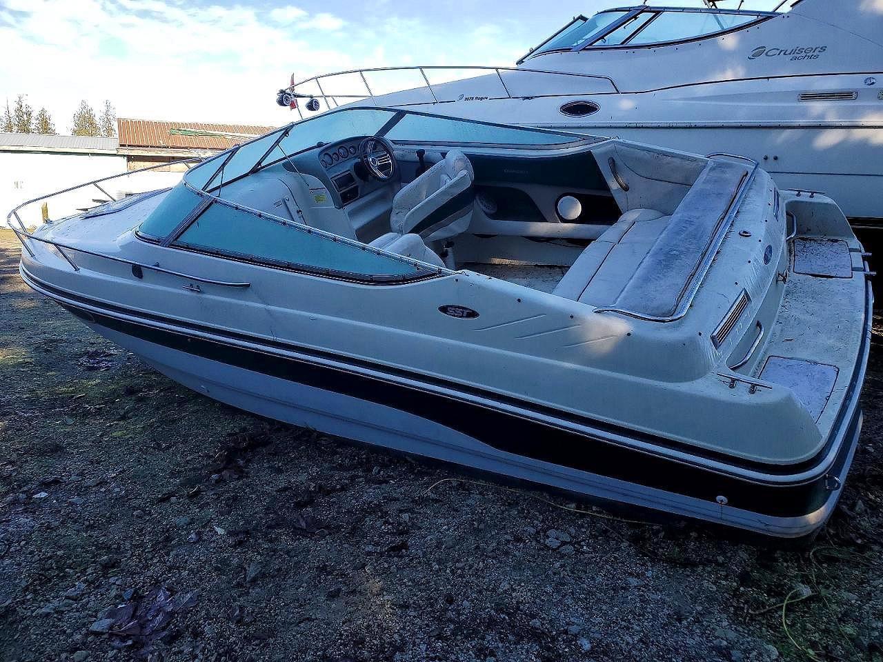 1996 Chaparral Boat