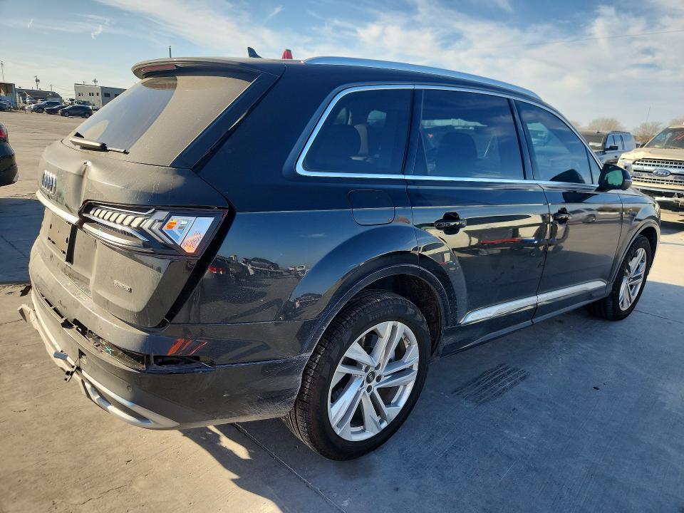 2023 Audi Q7 Premium Plus
