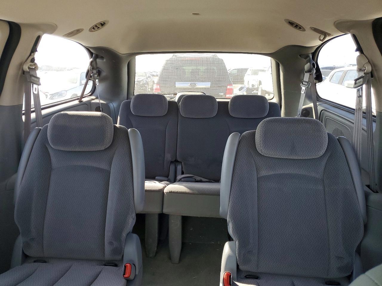 2005 Dodg Caravan se