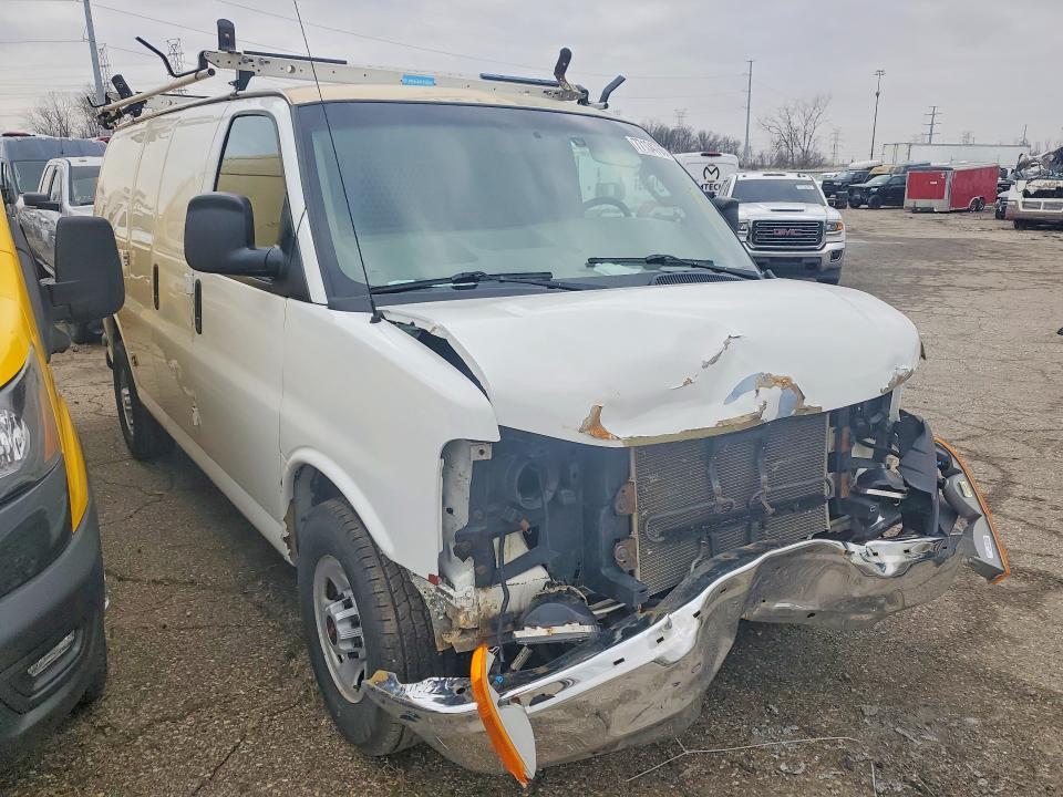 2017 GMC Savana 2500 Cargo Utility / Service van