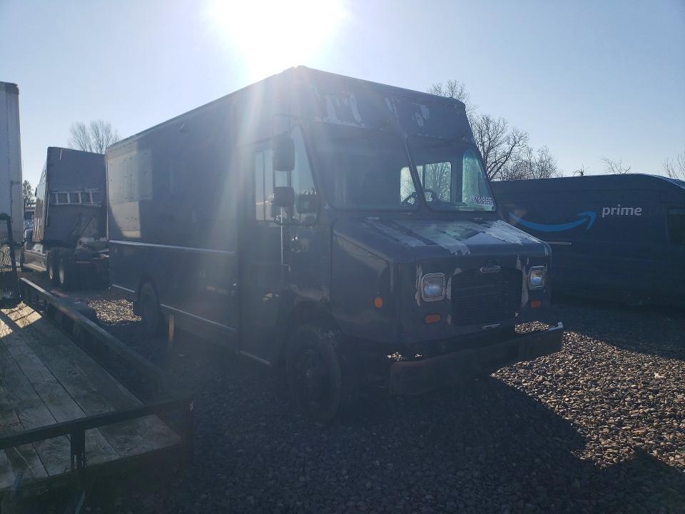 2020 Freightliner MT45G Chassis Delivery Truck