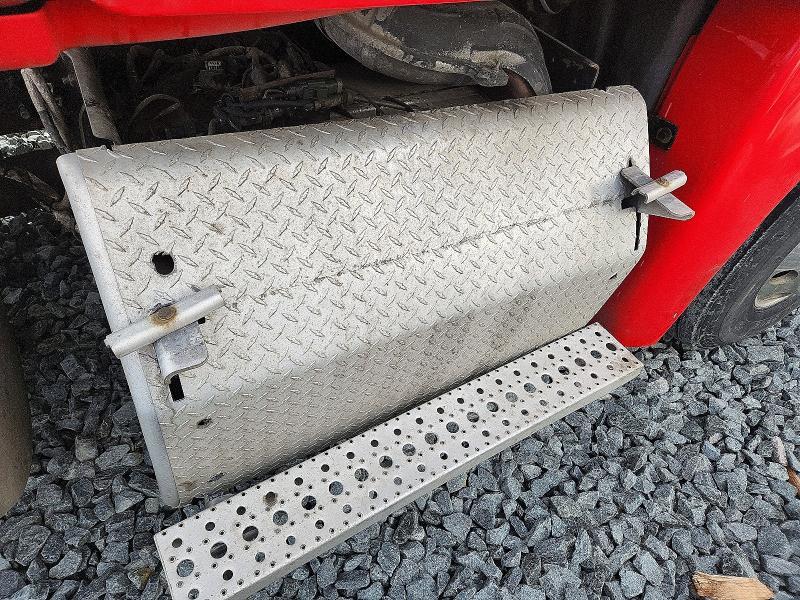 2011 Freigliner 2011 Freightliner Cascadia Semi Truck