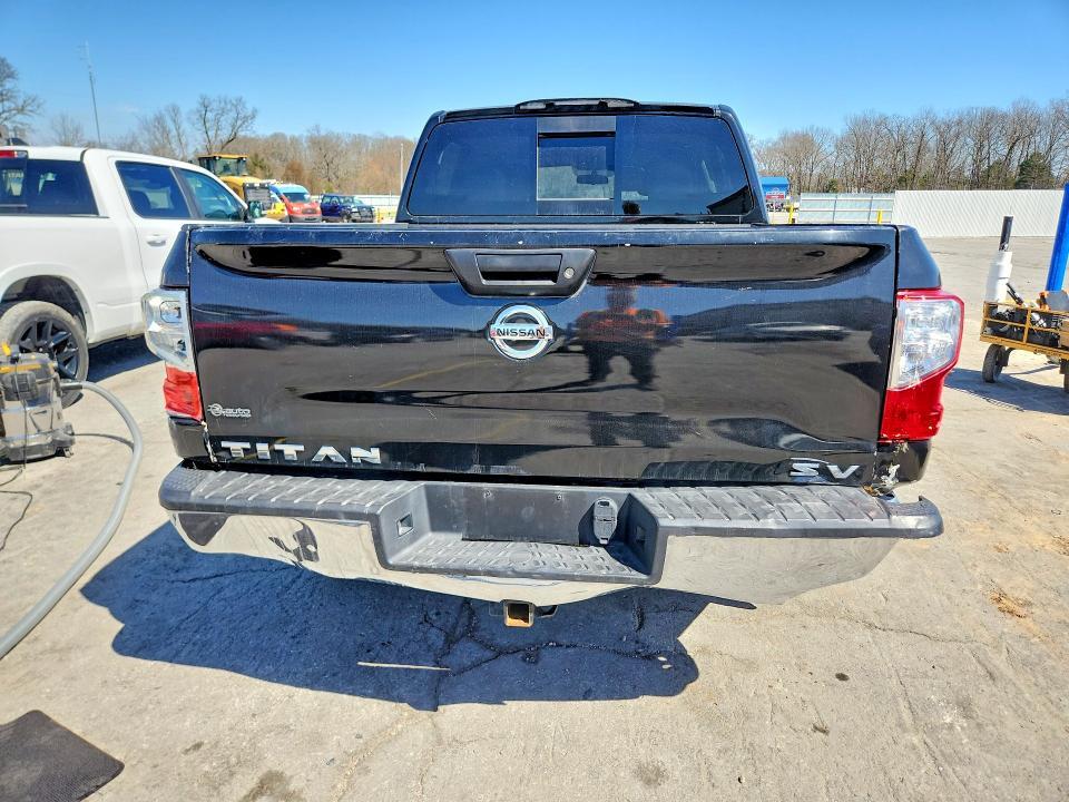 2017 Nissan Titan SV