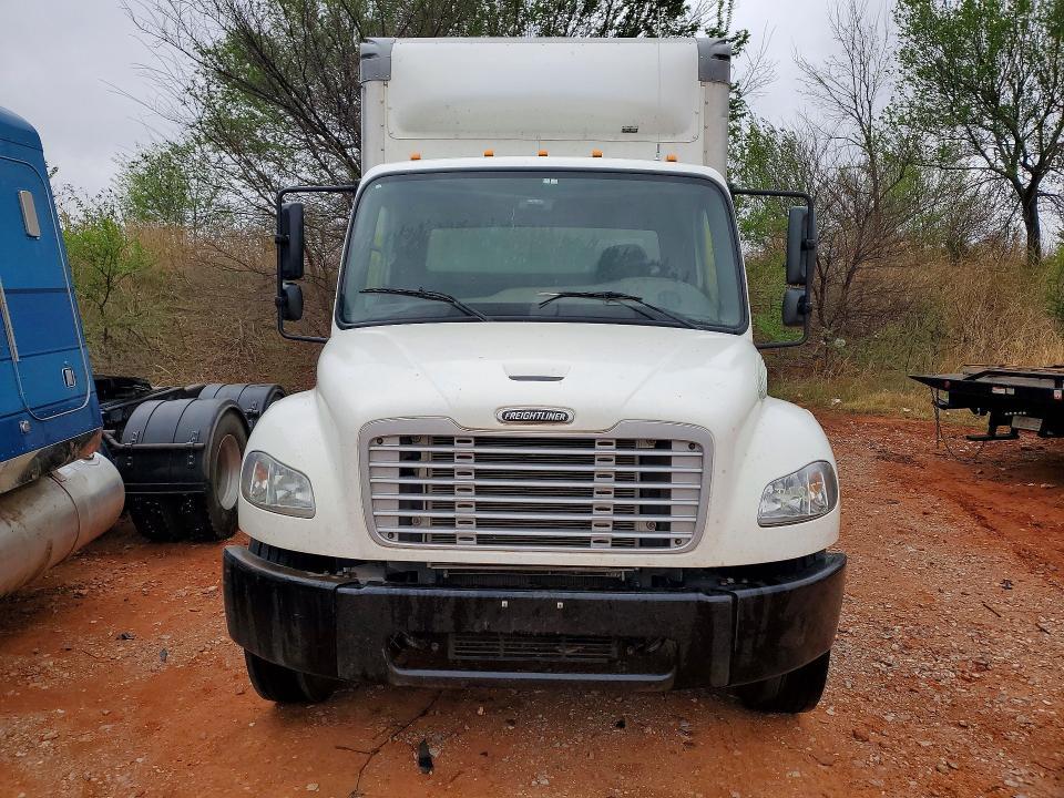 2020 Freigliner 2020 Freightliner Business Class M2 BOX Truck
