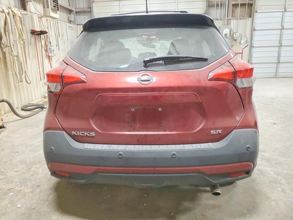 2020 Nissan Kicks sr