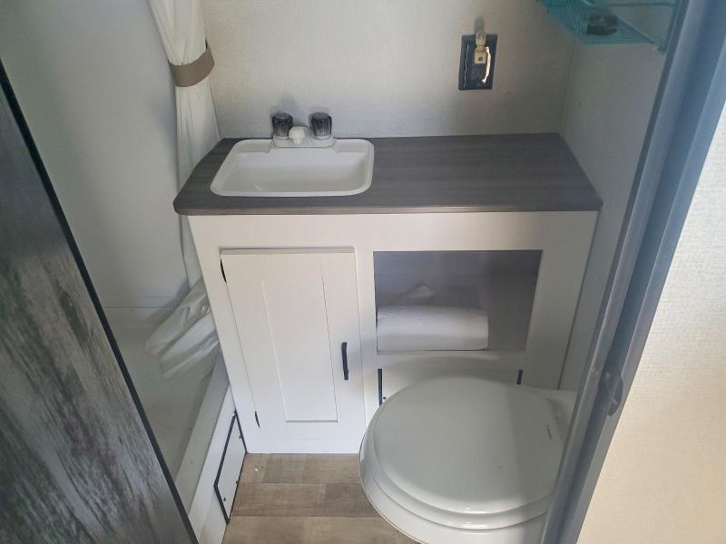 2021 Keystone Hideout Camper