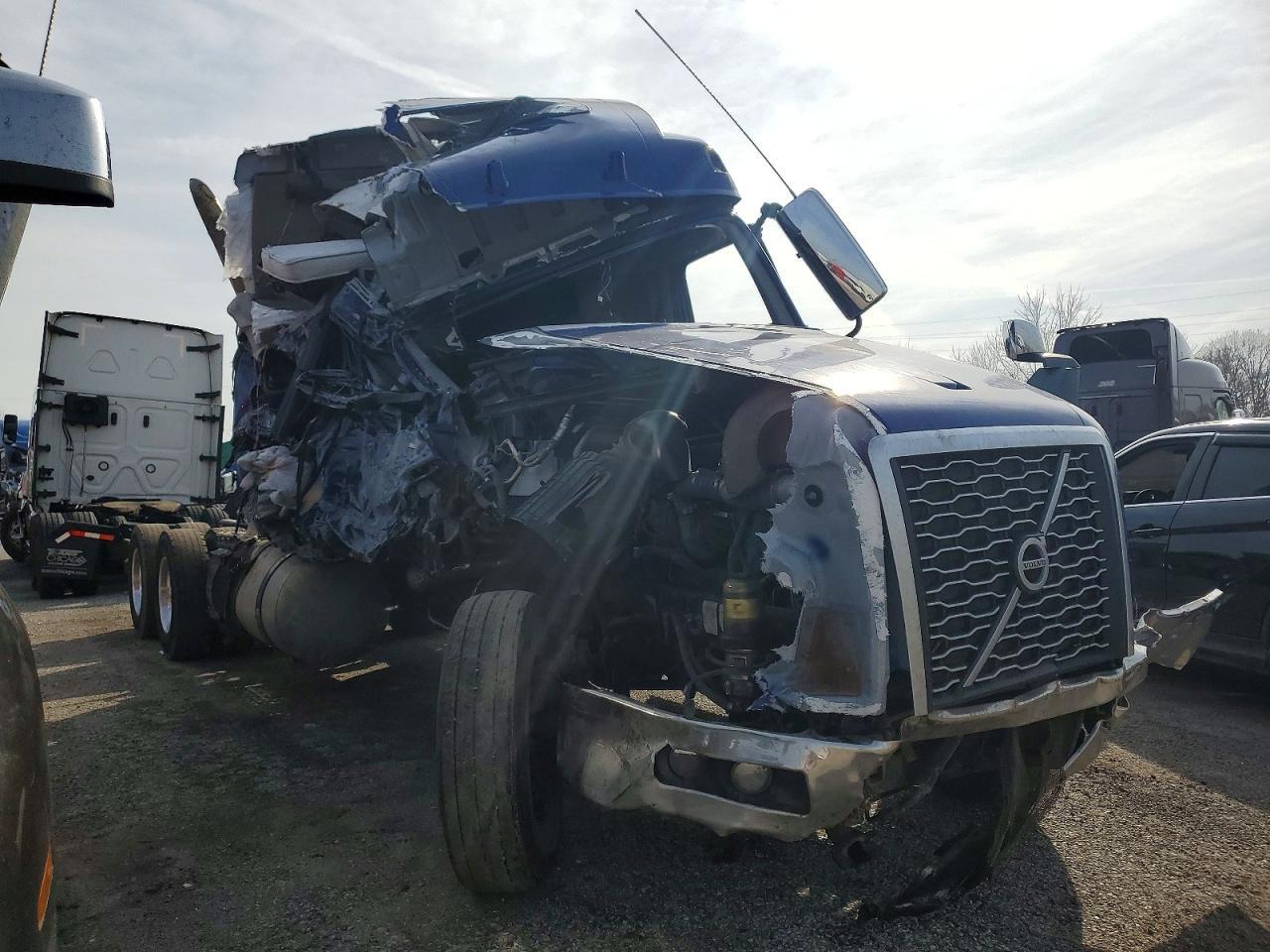 2022 Volv O VNL Semi Truck