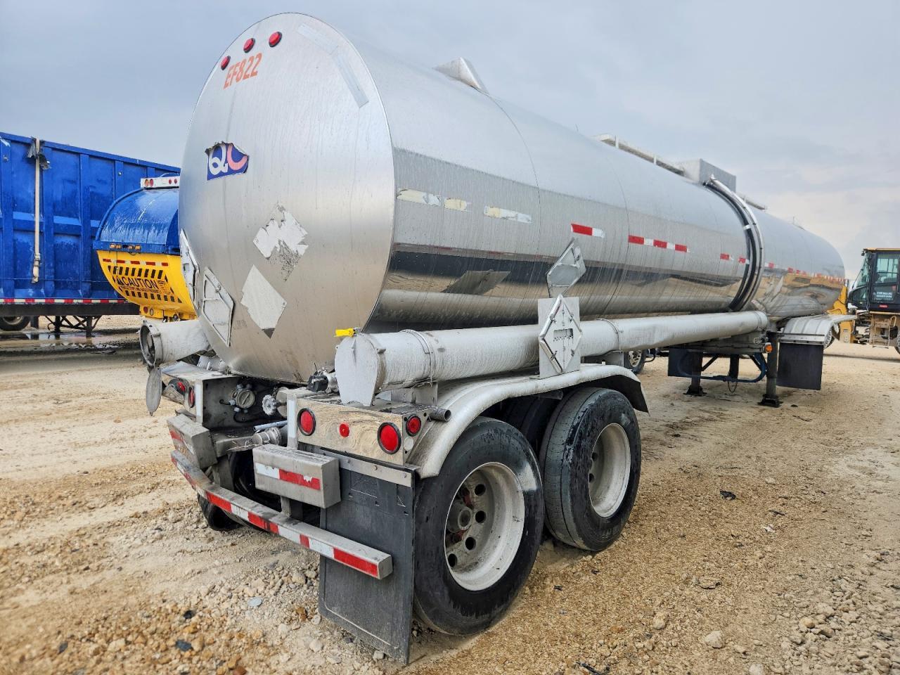 2001 Walker 2025 Walker Tank Trailer